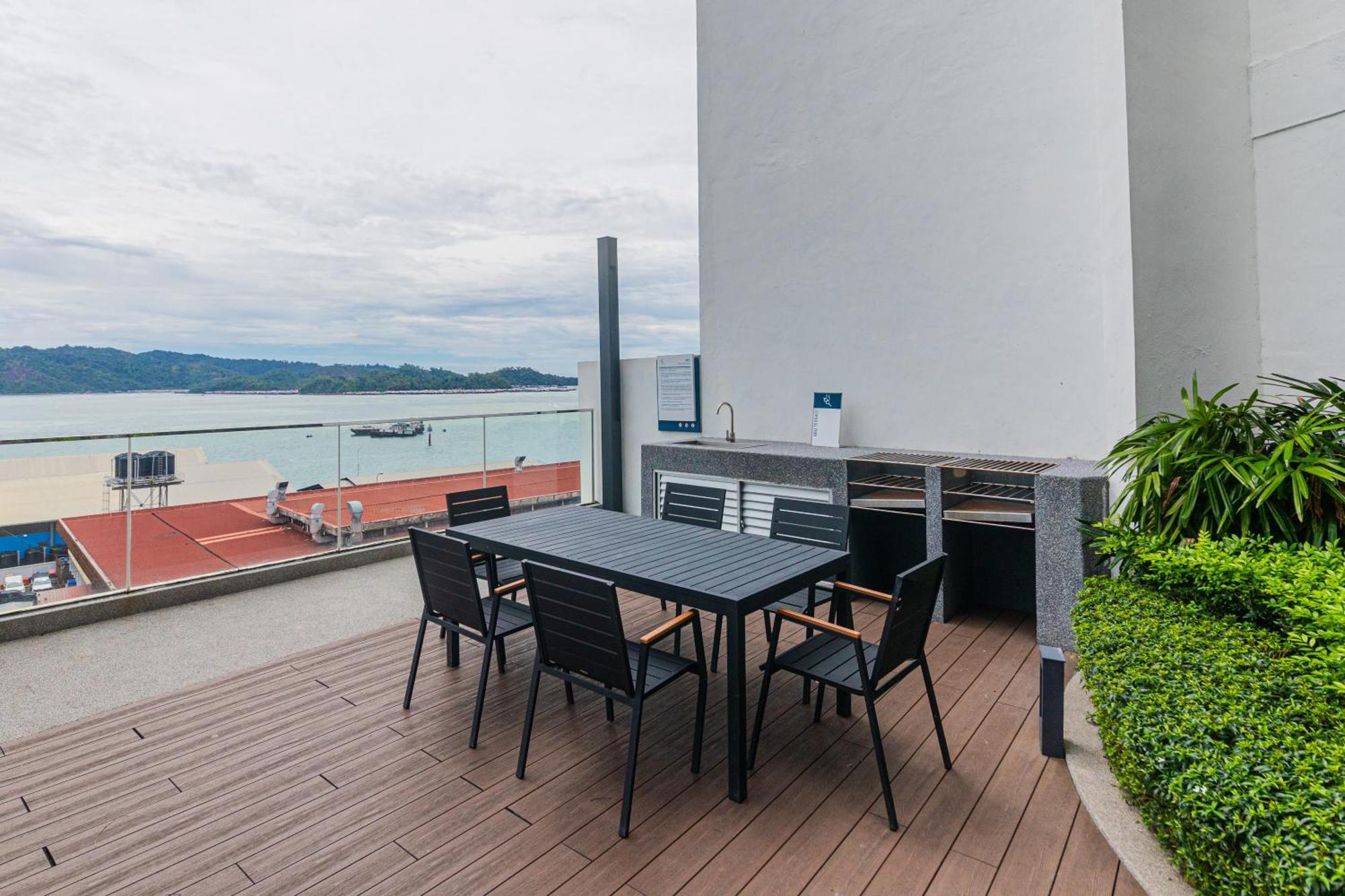 Apartment Beautiful Seaview At The Shore