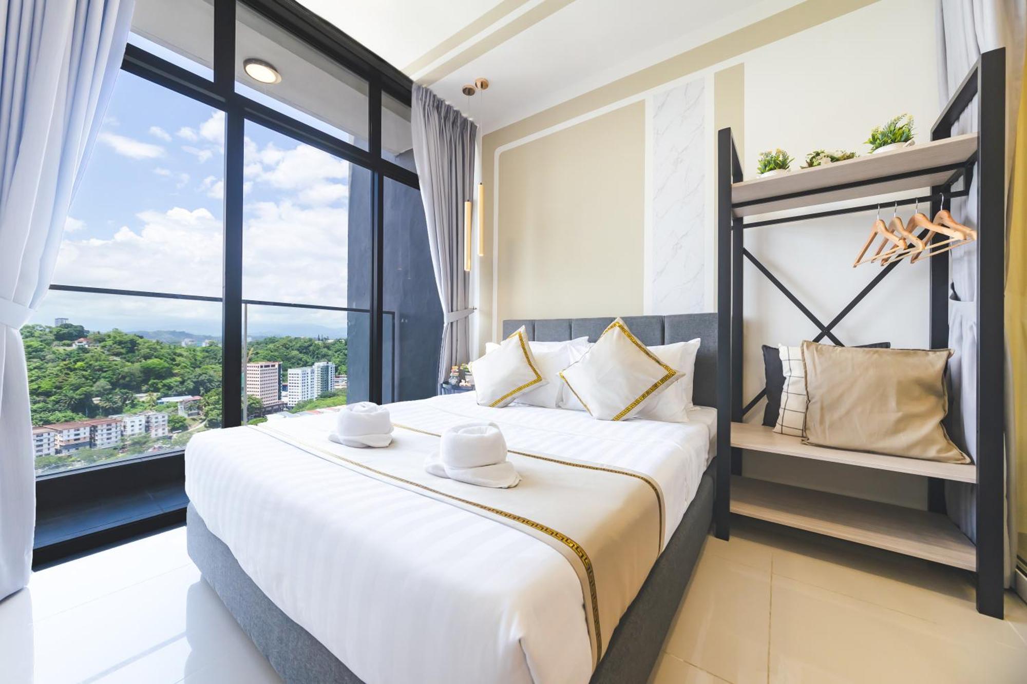 Beautiful Seaview At The Shore Apartment